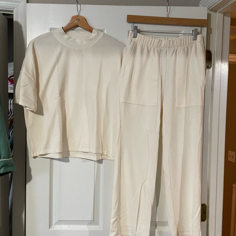 Victoria's Secret Cream Lounge Set